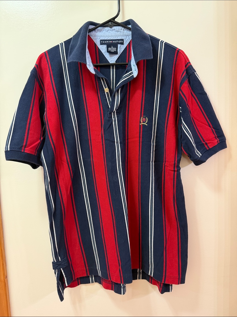 Tommy Hilfiger Men’s Red, Navy & White Vertical Stripe Polo. Size Large